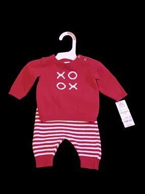 Carter’s XOXO Knit Sweater & Striped Pants Set – NB